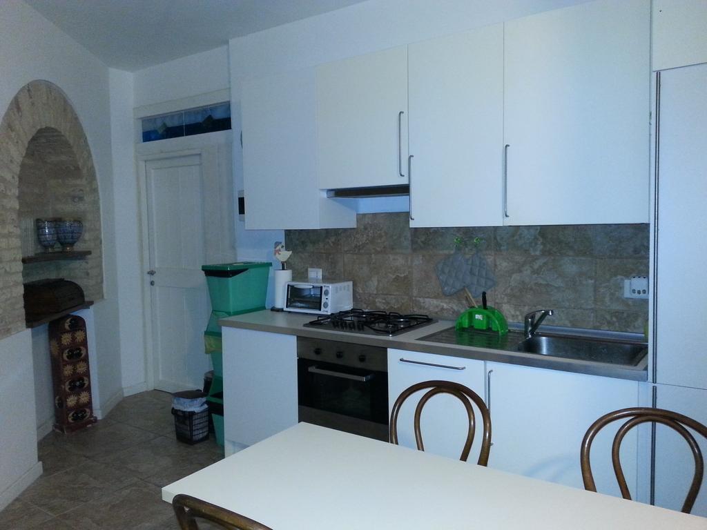La Cueva Appartement Ancona Kamer foto